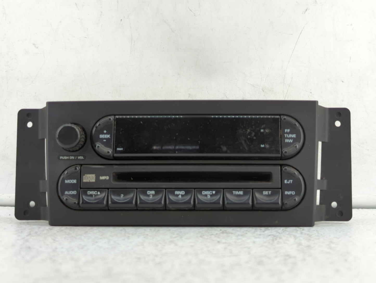 2004-2008 Chrysler Pacifica Am Fm Cd Player Radio Receiver - Oemusedautoparts1.com