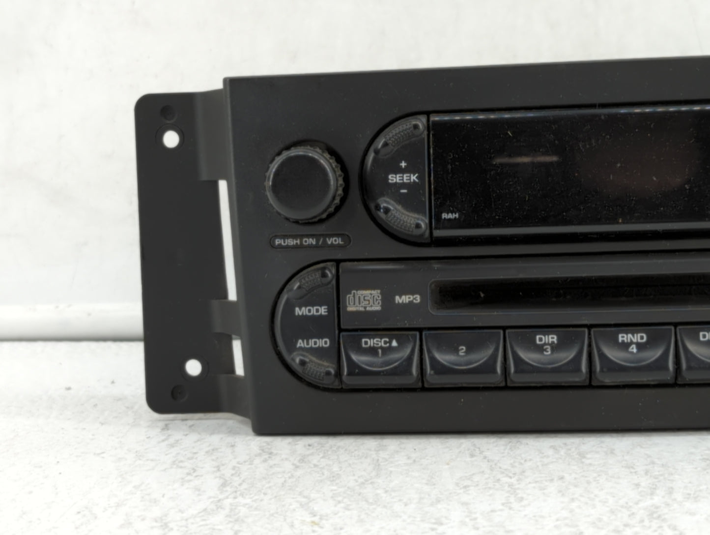 2004-2008 Chrysler Pacifica Am Fm Cd Player Radio Receiver - Oemusedautoparts1.com