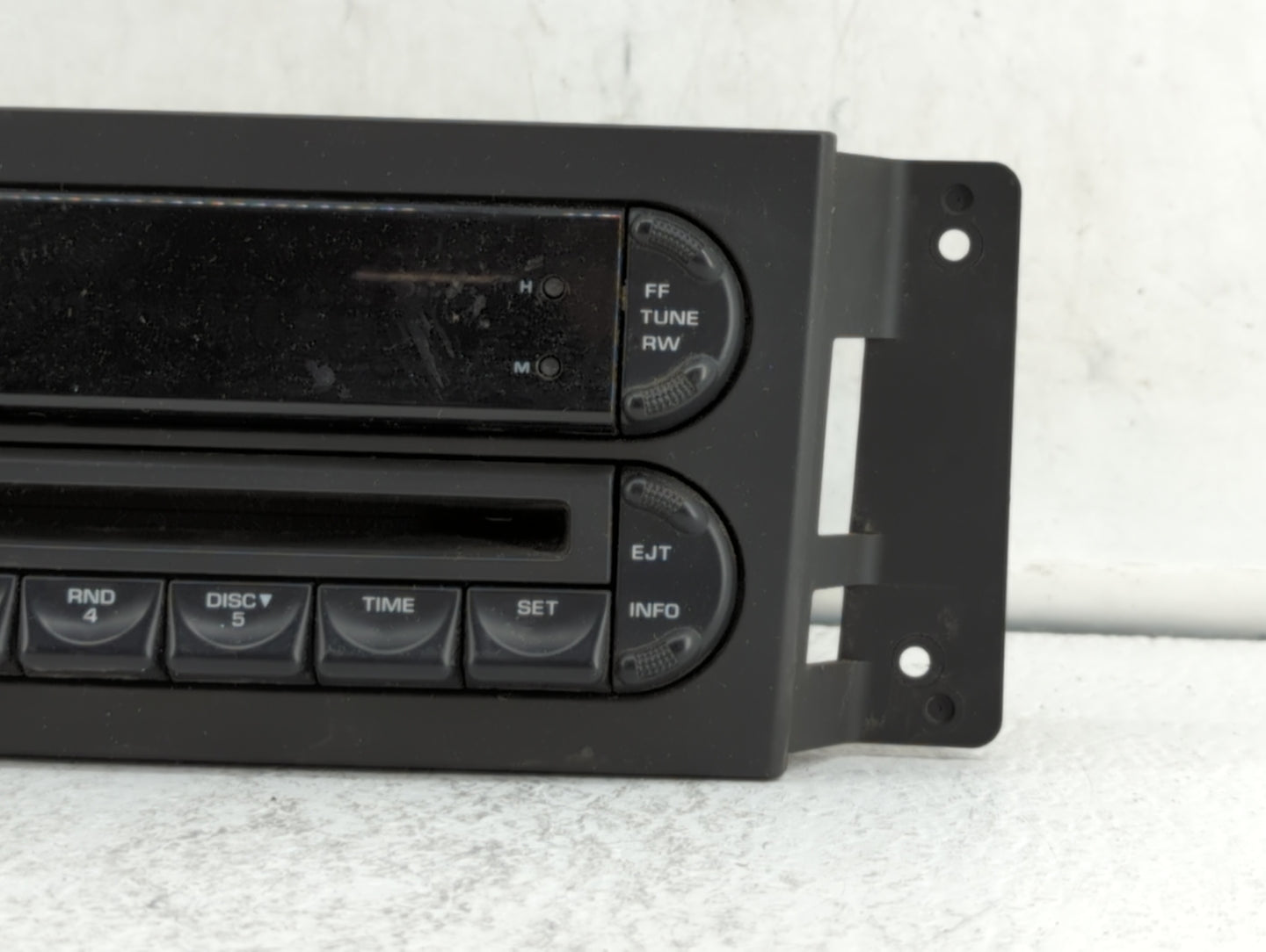 2004-2008 Chrysler Pacifica Am Fm Cd Player Radio Receiver - Oemusedautoparts1.com