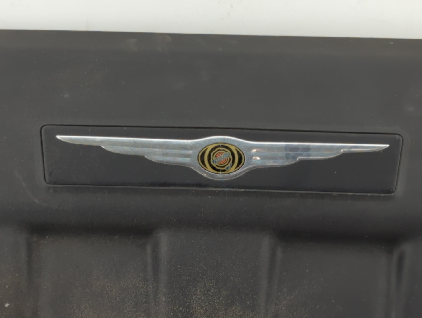 2005 Chrysler Pacifica Engine Cover - Oemusedautoparts1.com