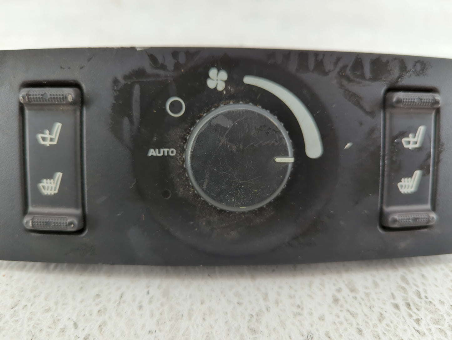 2005 Chrysler Pacifica Climate Control Module Temperature AC/Heater Replacement Fits OEM Used Auto Parts - Oemusedautoparts1