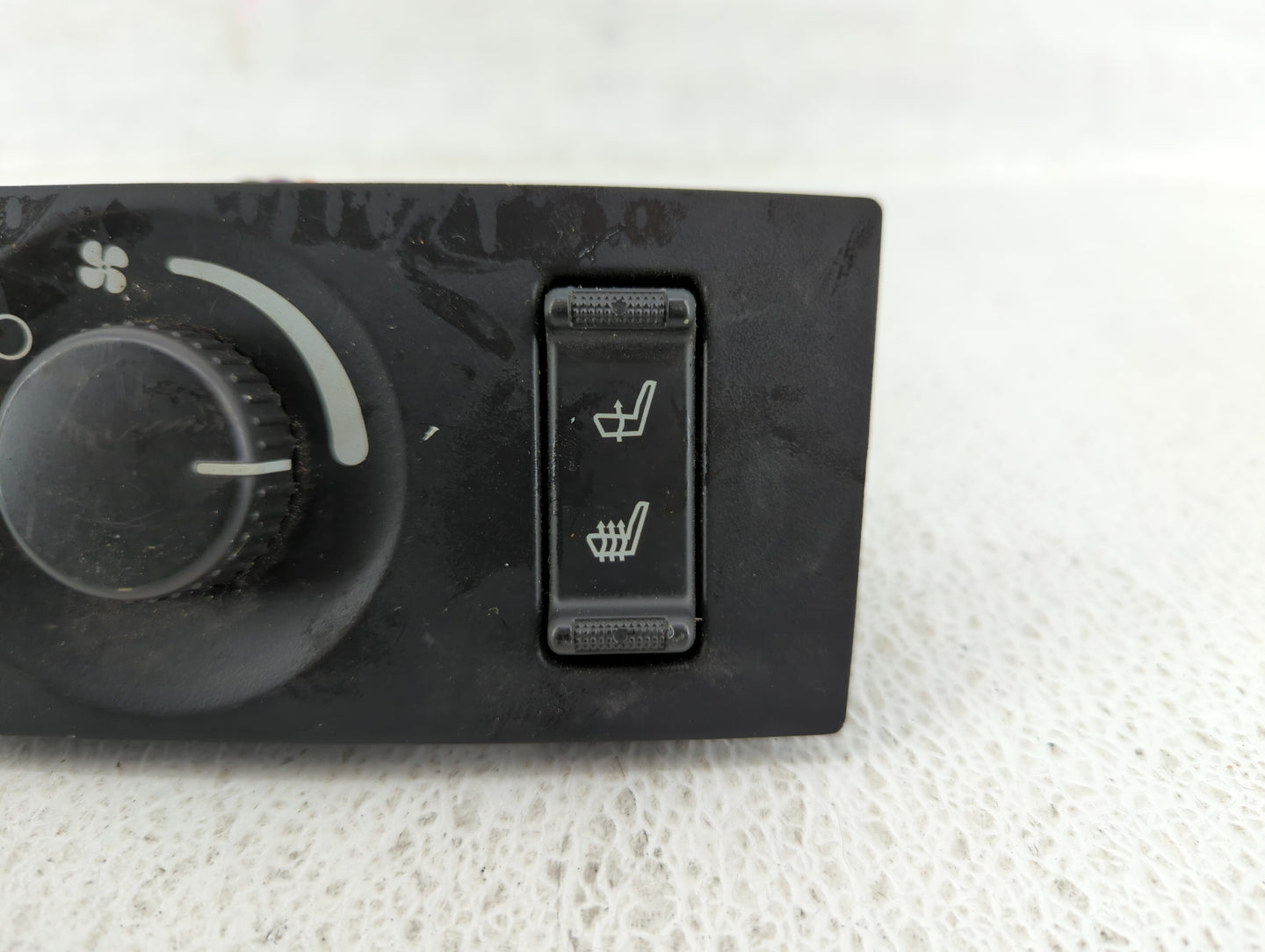 2005 Chrysler Pacifica Climate Control Module Temperature AC/Heater Replacement Fits OEM Used Auto Parts - Oemusedautoparts1