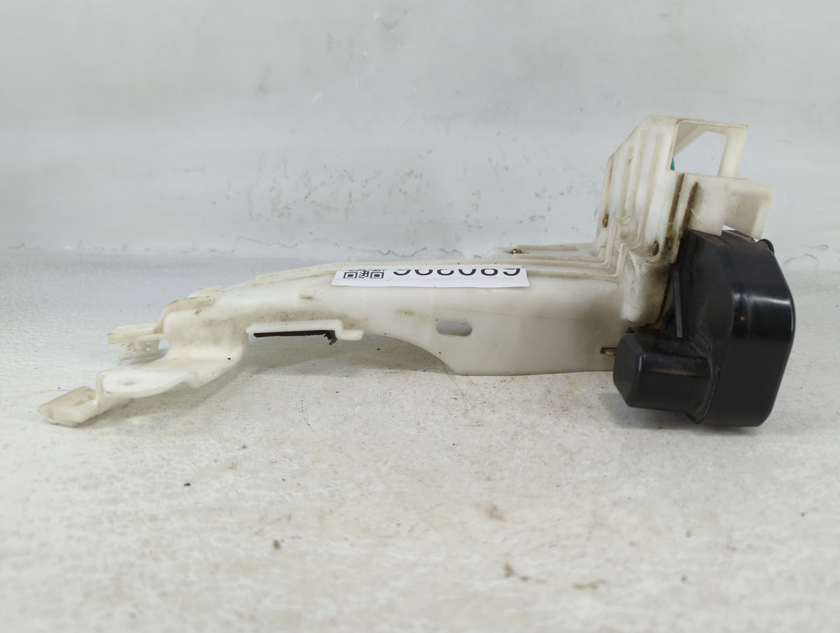 2005 Chrysler Pacifica Front Right Passenger Lock Actuator - Oemusedautoparts1.com