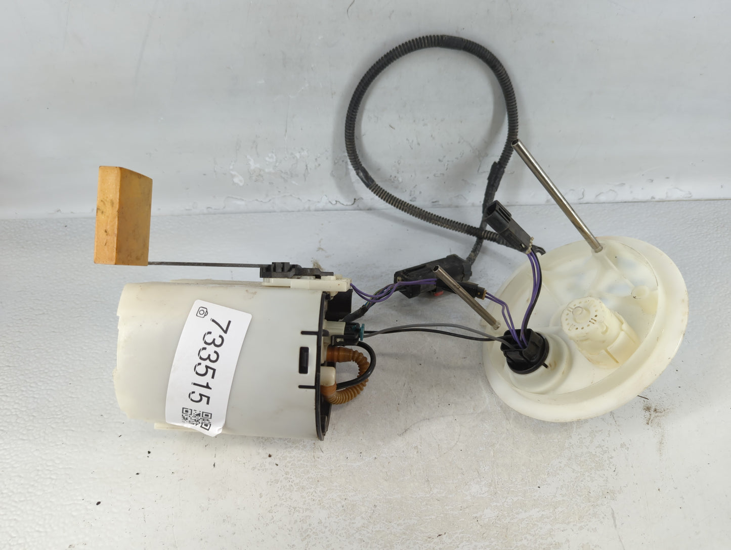 2004-2006 Chrysler Pacifica Electrical Gas Fuel Pump Assembly - Oemusedautoparts1.com
