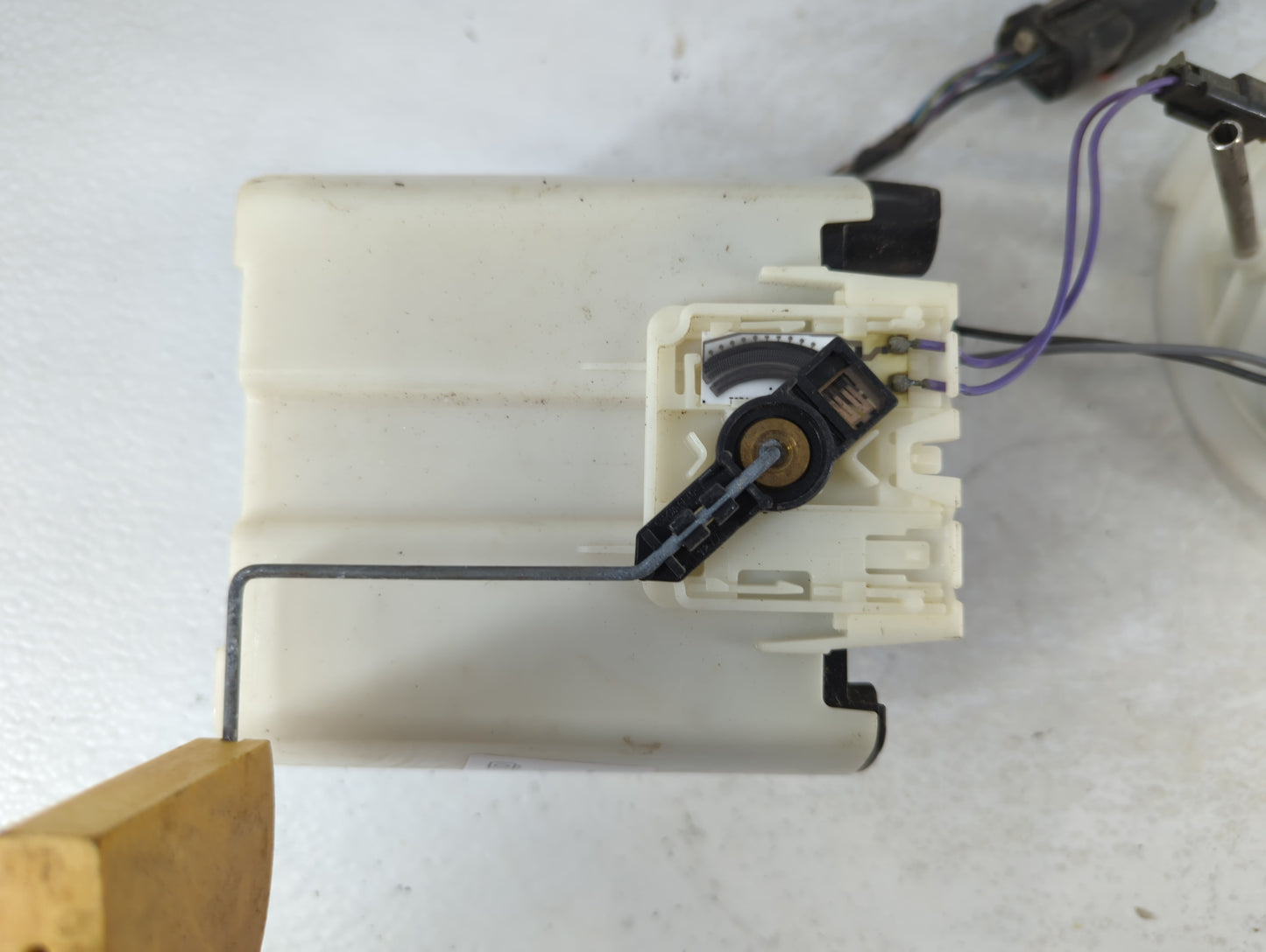 2004-2006 Chrysler Pacifica Electrical Gas Fuel Pump Assembly - Oemusedautoparts1.com