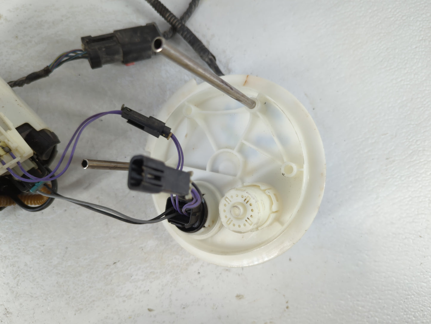 2004-2006 Chrysler Pacifica Electrical Gas Fuel Pump Assembly - Oemusedautoparts1.com