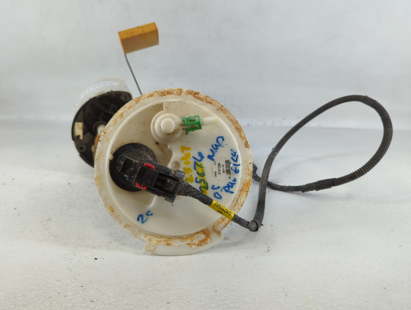 2004-2006 Chrysler Pacifica Electrical Gas Fuel Pump Assembly - Oemusedautoparts1.com
