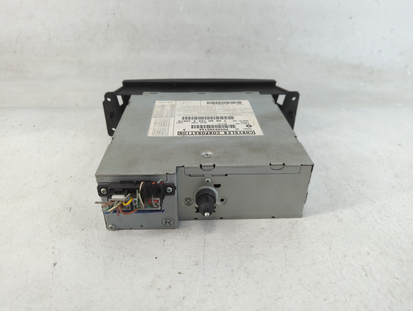 2004-2008 Chrysler Pacifica Information Display Screen - Oemusedautoparts1.com