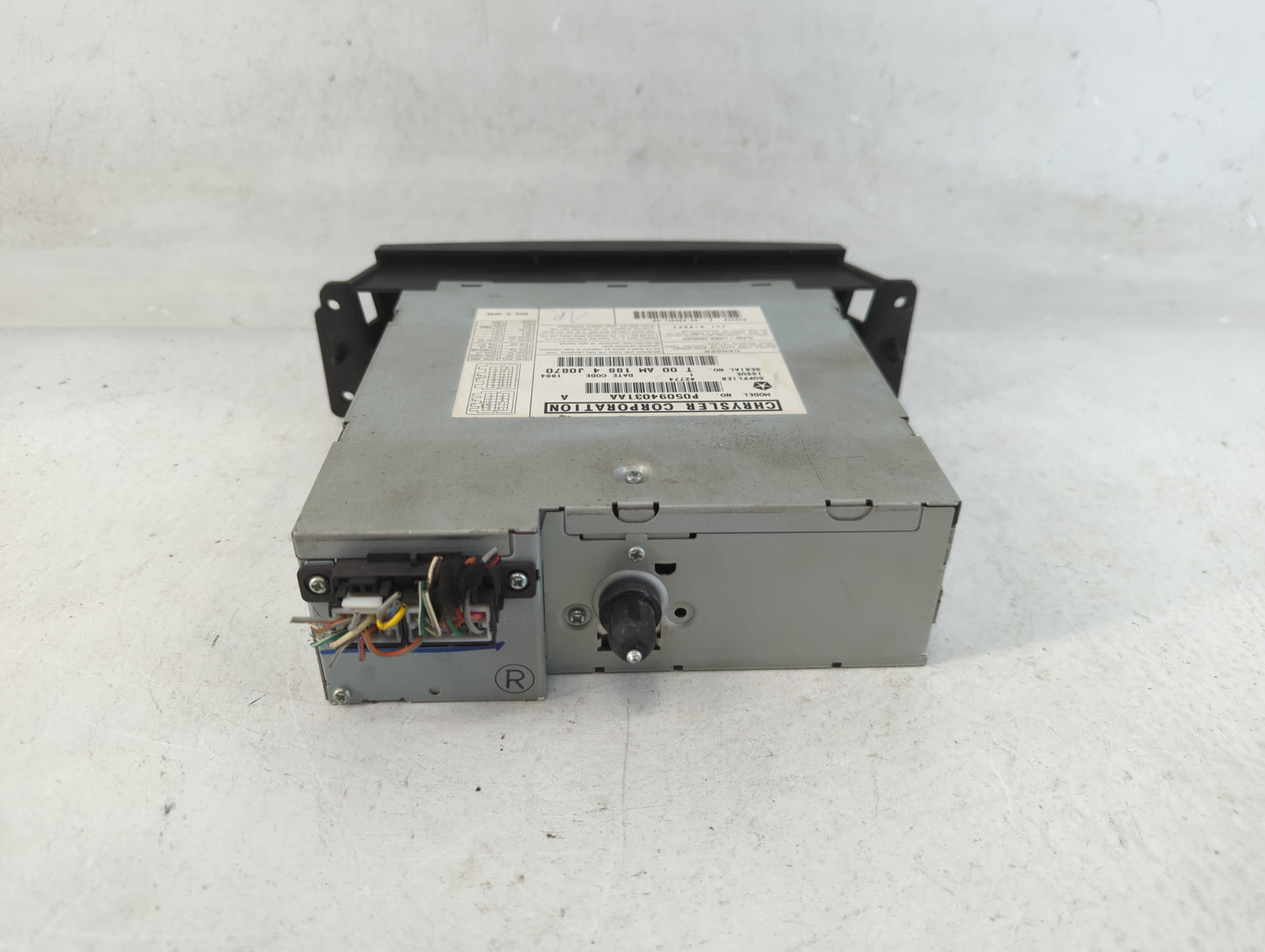 2004-2008 Chrysler Pacifica Information Display Screen - Oemusedautoparts1.com