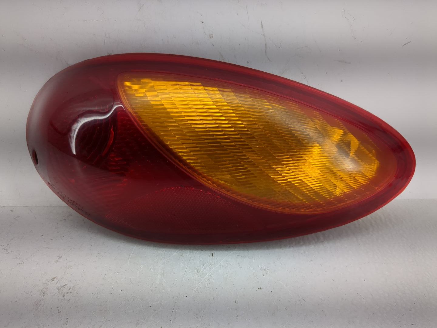 2001-2005 Chrysler Pt Cruiser Tail Light Assembly Passenger Right OEM P/N:11-5501 Fits Fits 2001 2002 2003 2004 2005 OEM Use
