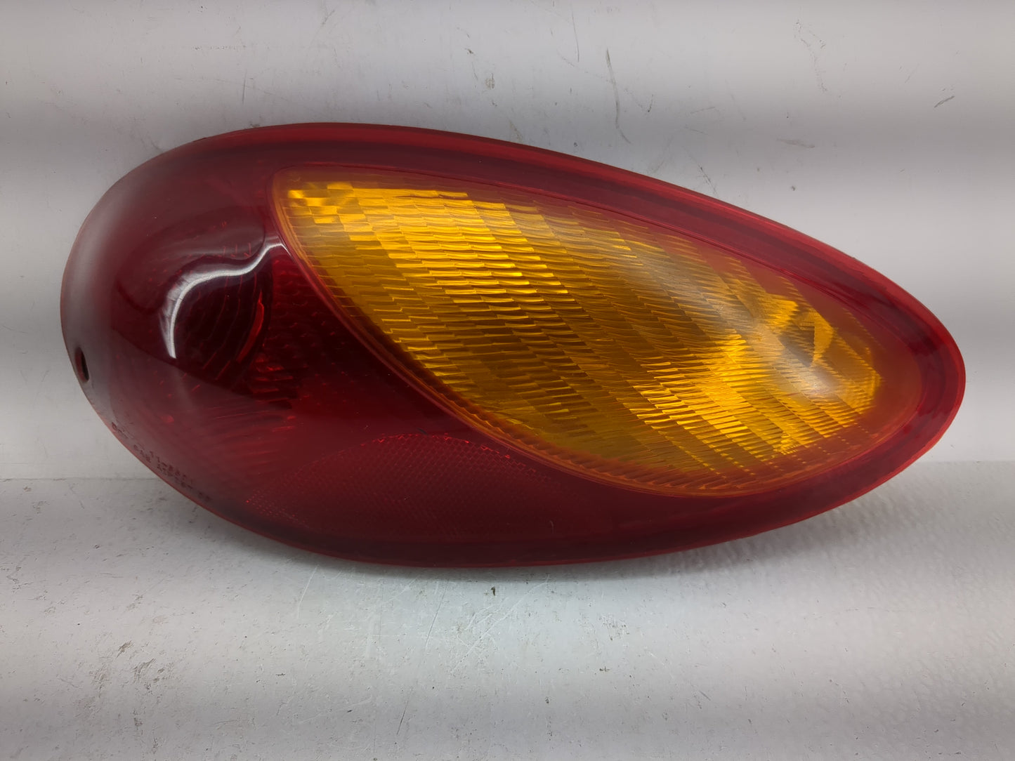 2001-2005 Chrysler Pt Cruiser Tail Light Assembly Passenger Right OEM P/N:11-5501 Fits Fits 2001 2002 2003 2004 2005 OEM Use