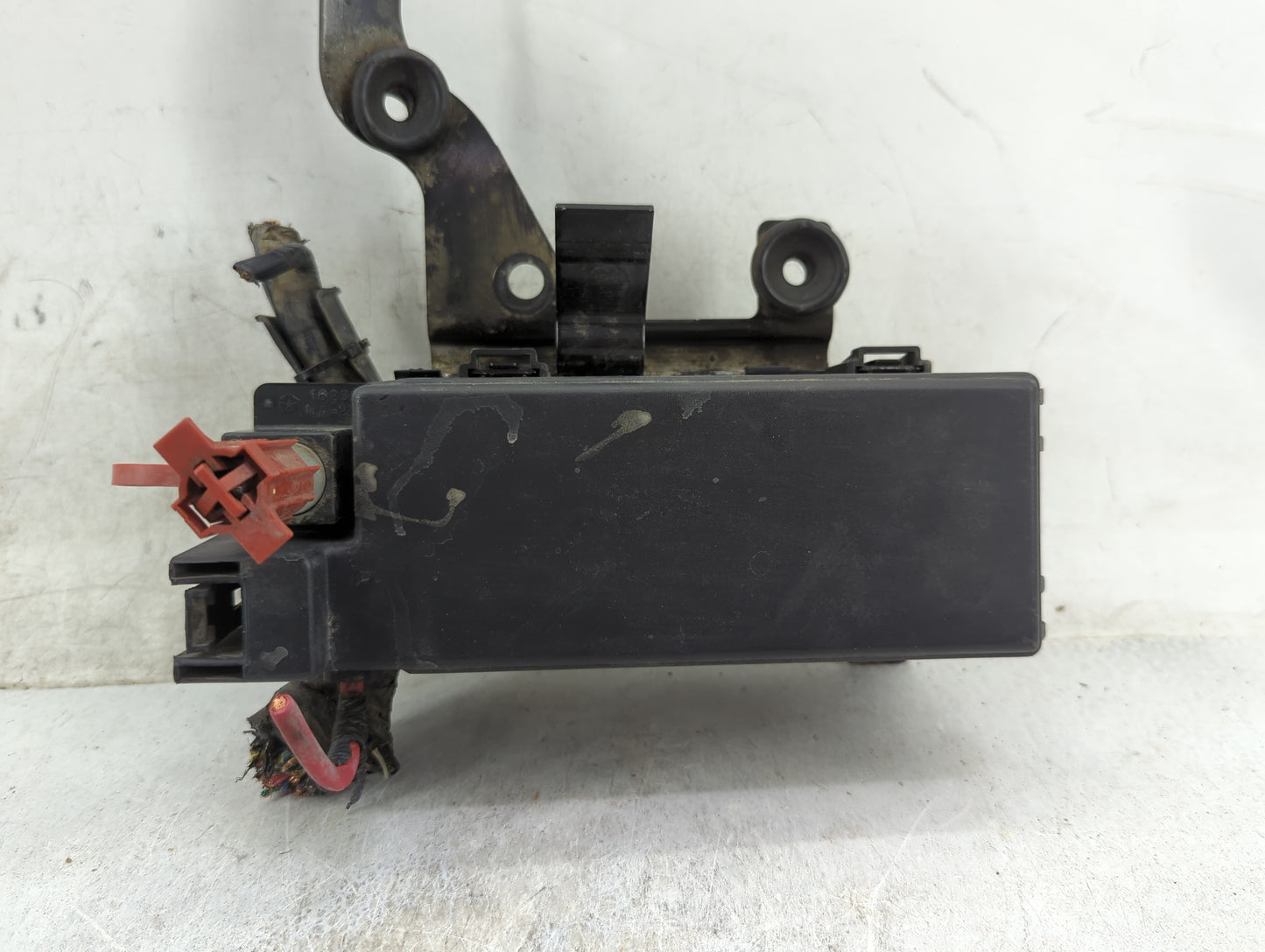 2005 Chrysler Pt Cruiser Fusebox Fuse Box Panel Relay Module Fits OEM Used Auto Parts - Oemusedautoparts1.com