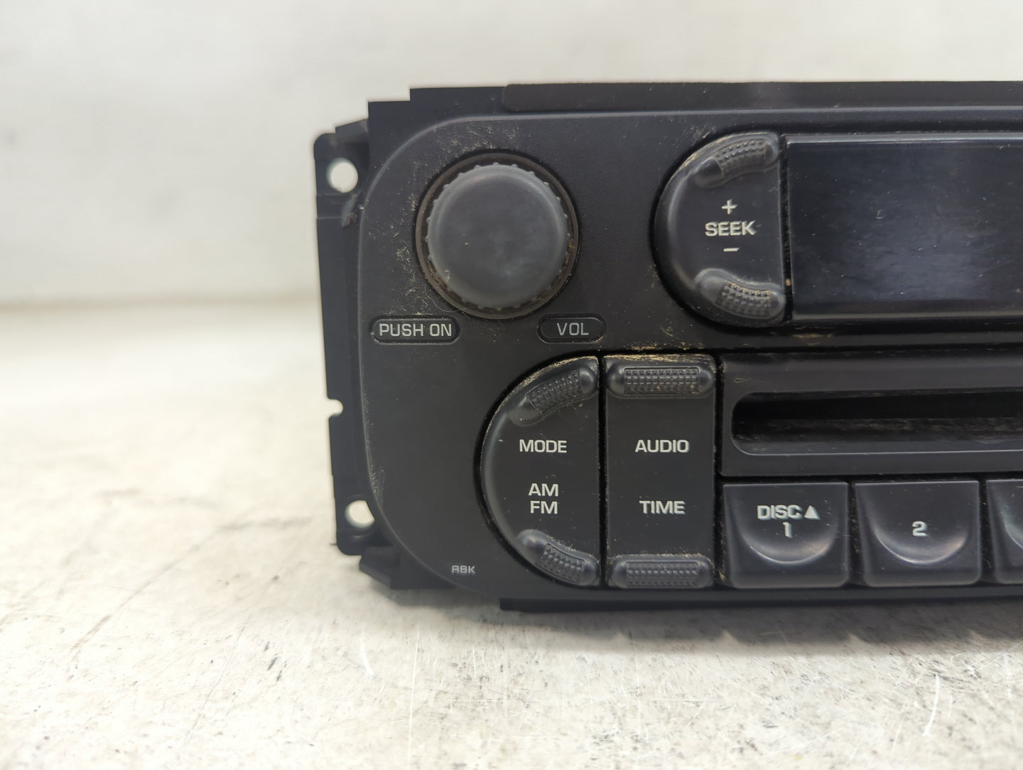 2002-2005 Chrysler Pt Cruiser Radio AM FM Cd Player Receiver Replacement P/N:P05091506AE Fits OEM Used Auto Parts - Oemuseda