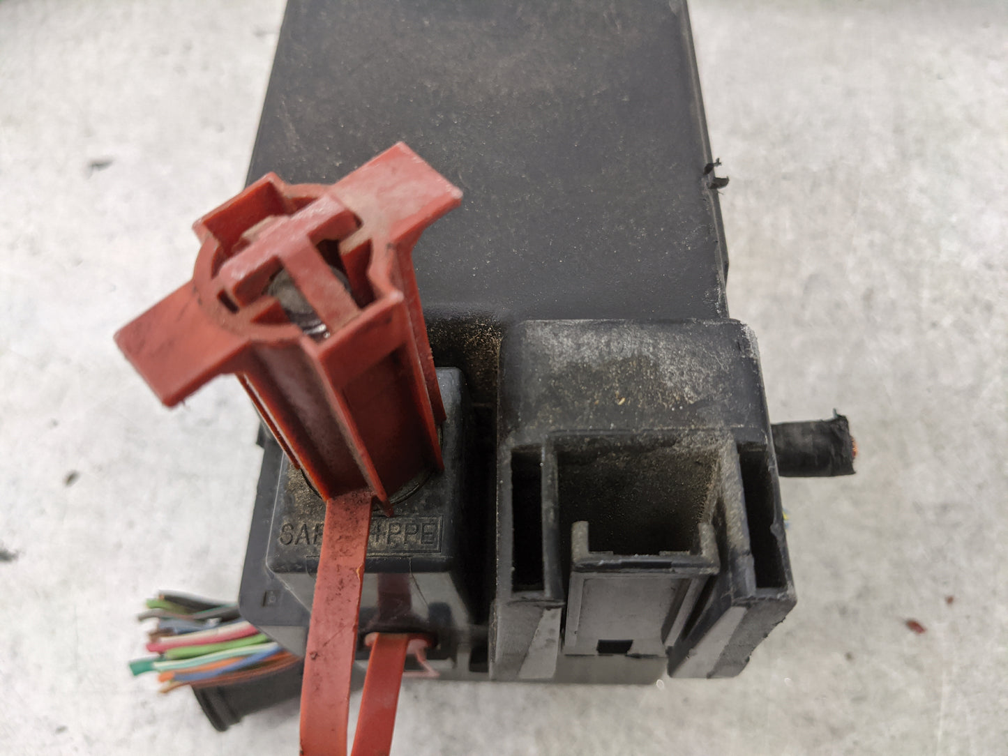 2003-2005 Chrysler Pt Cruiser Fusebox Fuse Box Panel Relay Module P/N:7154-7047 Fits Fits 2003 2004 2005 OEM Used Auto Parts
