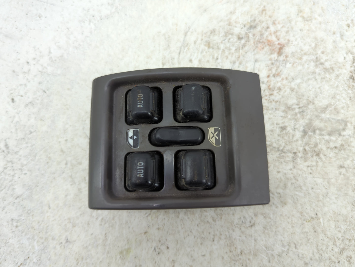 2001-2010 Chrysler Pt Cruiser Master Power Window Switch Replacement Driver Side Left P/N:0UK931L8AB 746-77518 Fits OEM Used