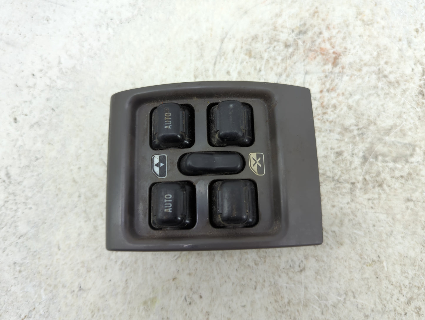 2001-2010 Chrysler Pt Cruiser Master Power Window Switch Replacement Driver Side Left P/N:0UK931L8AB 746-77518 Fits OEM Used