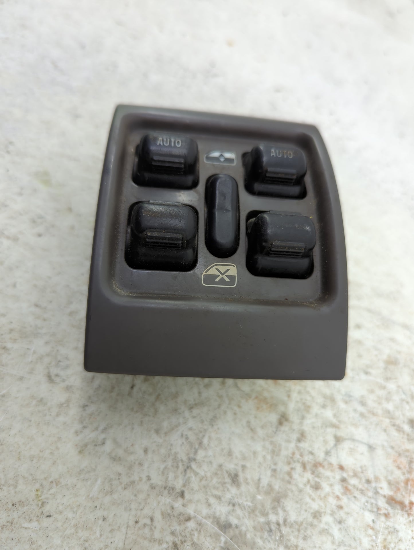 2001-2010 Chrysler Pt Cruiser Master Power Window Switch Replacement Driver Side Left P/N:0UK931L8AB 746-77518 Fits OEM Used