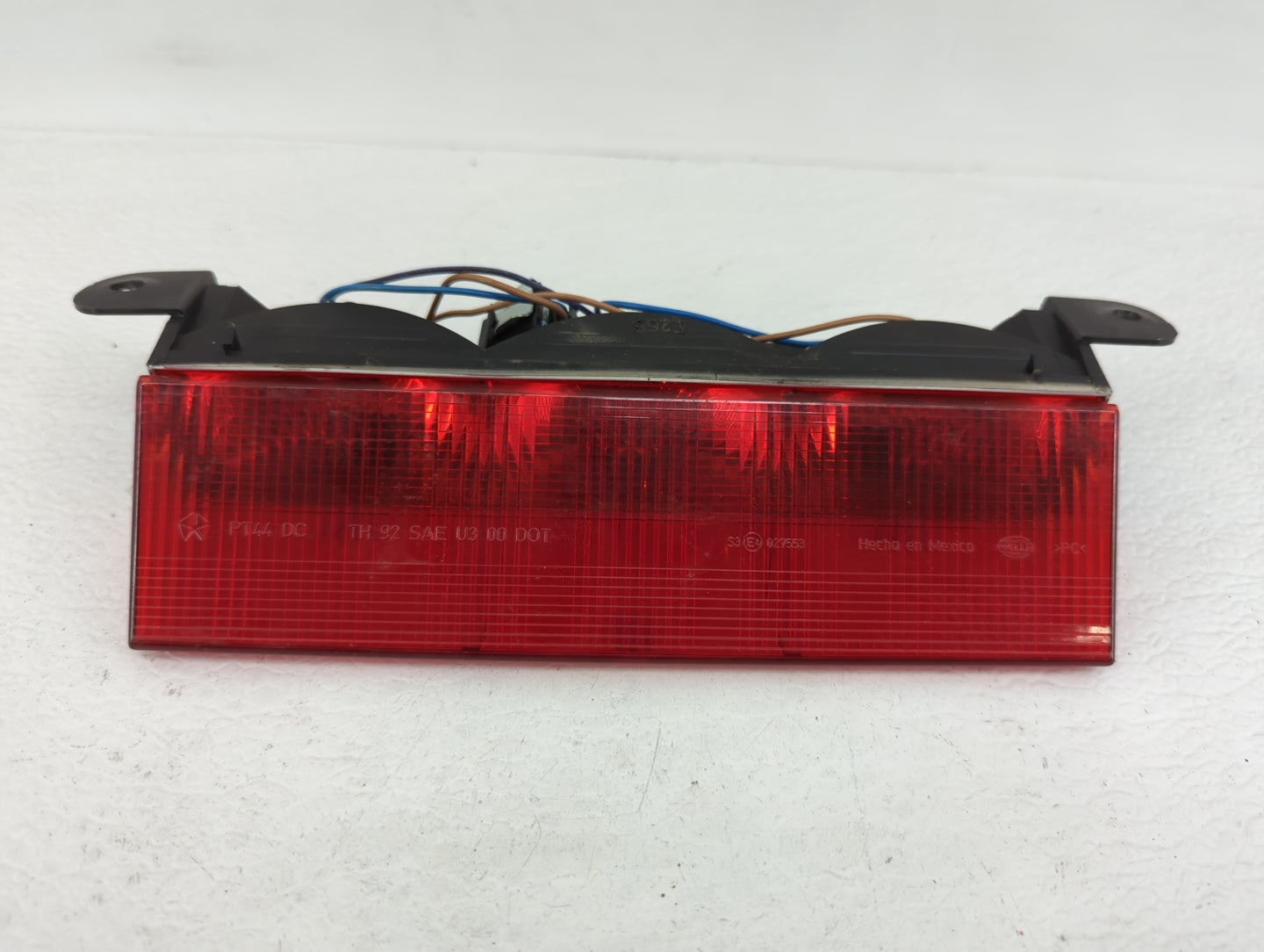 2005 Chrysler Pt Cruiser High Mounted Stop Third Brake Light Lamp - Oemusedautoparts1.com