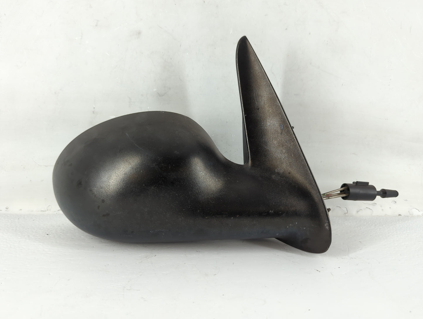 2004-2006 Chrysler Pt Cruiser Passenger Side View Mirror - Right Door Mirror OEM Used - Oemusedautoparts1.com