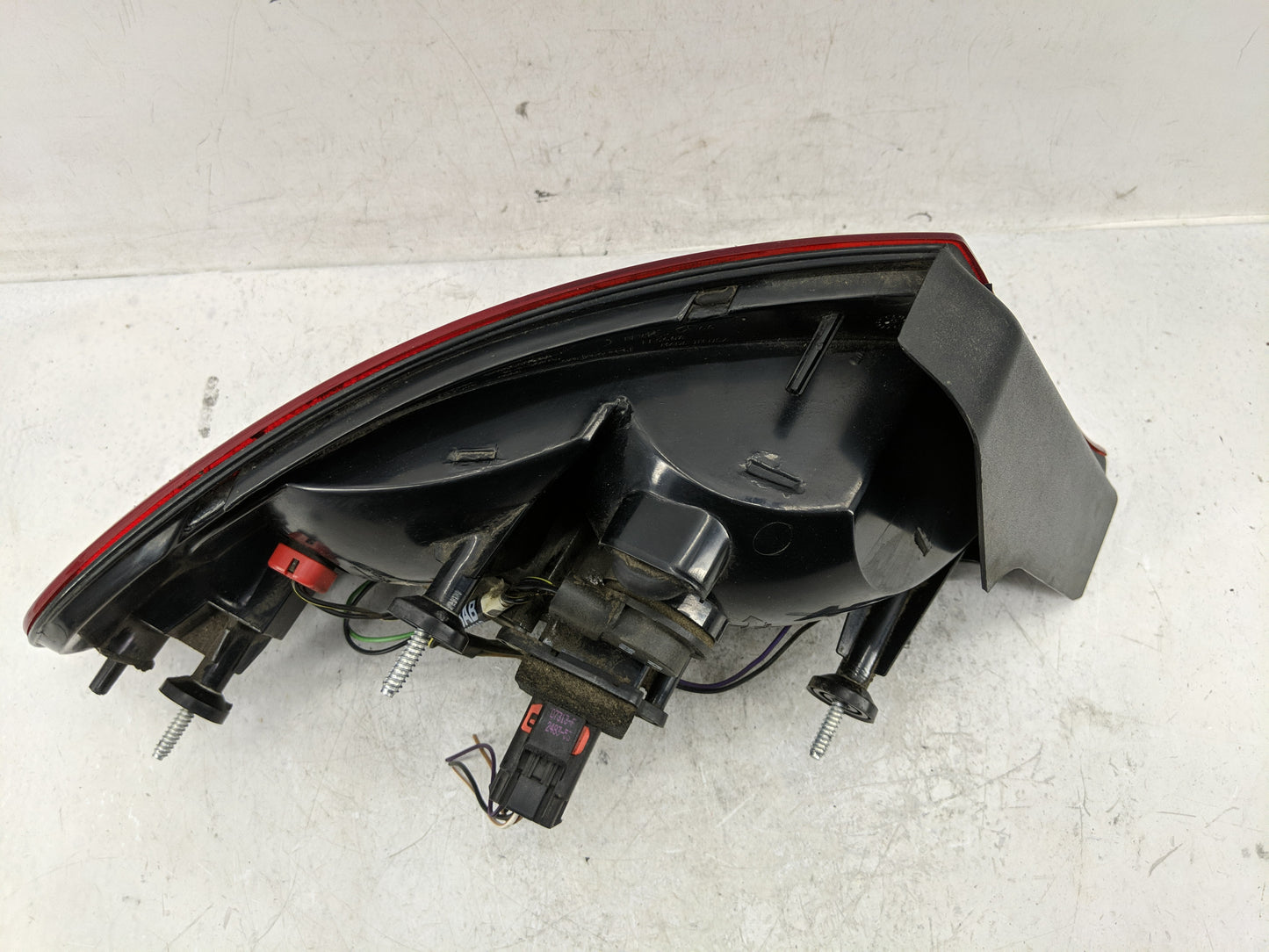 2001-2006 Chrysler Sebring Tail Light Assembly Passenger Right OEM P/N:04805352AA Fits Fits 2001 2002 2003 2004 2005 2006 OE