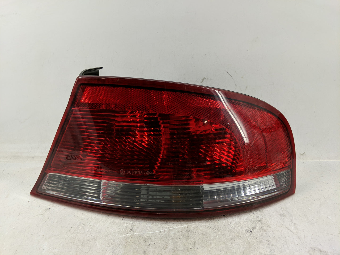 2001-2006 Chrysler Sebring Tail Light Assembly Passenger Right OEM P/N:04805352AA Fits Fits 2001 2002 2003 2004 2005 2006 OE