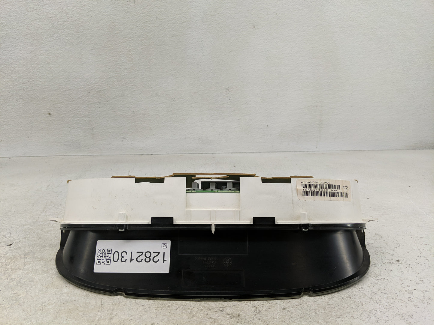 2004-2006 Chrysler Sebring Instrument Cluster Speedometer Gauges P/N:P04602472AA 05015495AA, P04602472AB Fits Fits 2004 2005