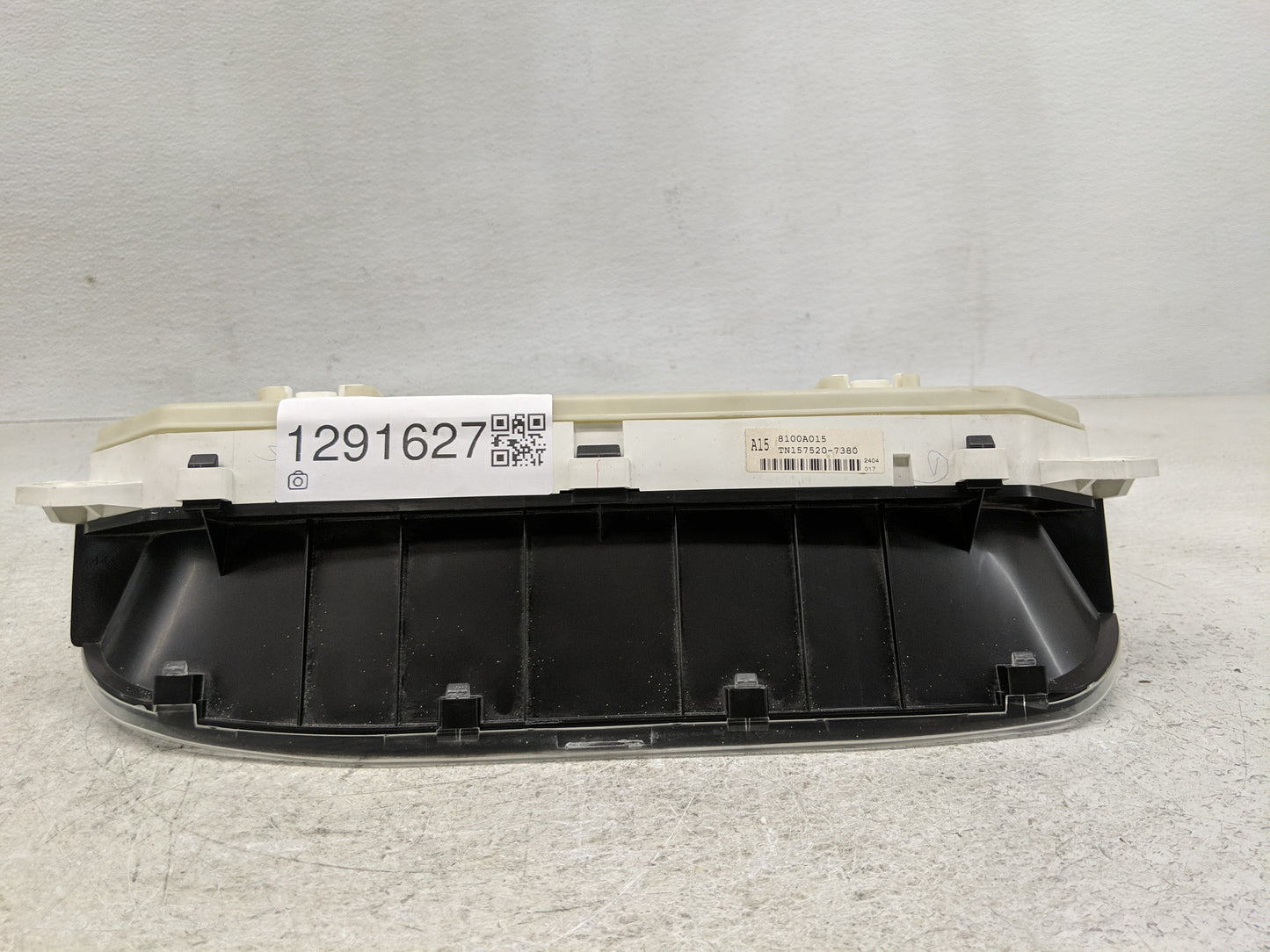 2005 Chrysler Sebring Instrument Cluster Speedometer Gauges P/N:8100A015 Fits OEM Used Auto Parts - Oemusedautoparts1.com