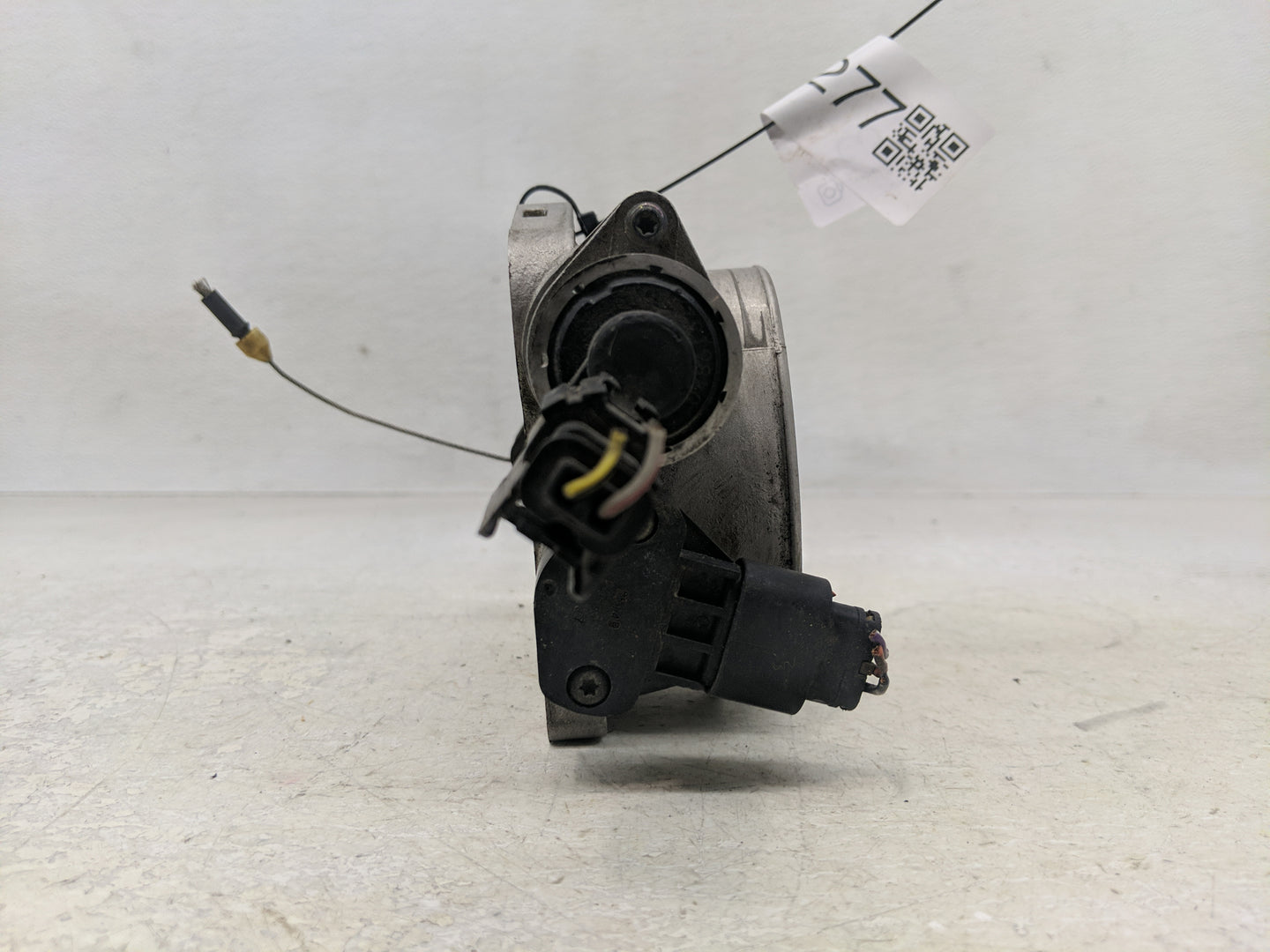 2004-2006 Chrysler Sebring Throttle Body P/N:04591606AC Fits Fits 2004 2005 2006 OEM Used Auto Parts - Oemusedautoparts1.com