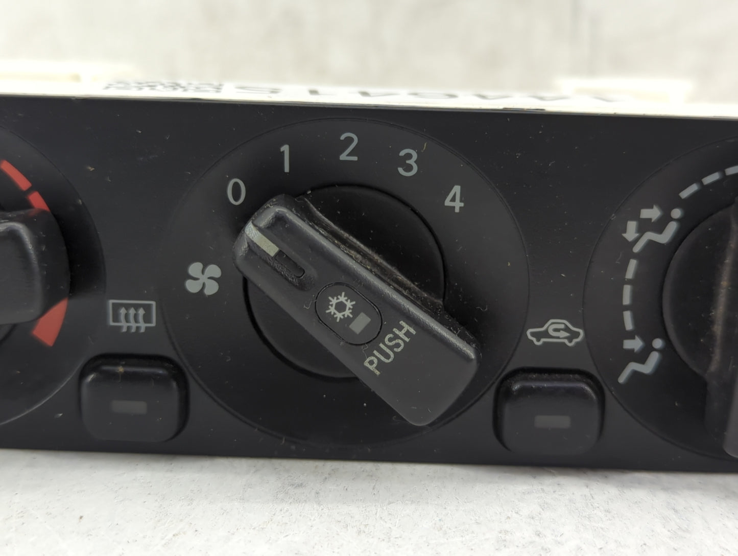 2003-2005 Chrysler Sebring Climate Control Module Temperature AC/Heater Replacement Fits Fits 2003 2004 2005 OEM Used Auto P