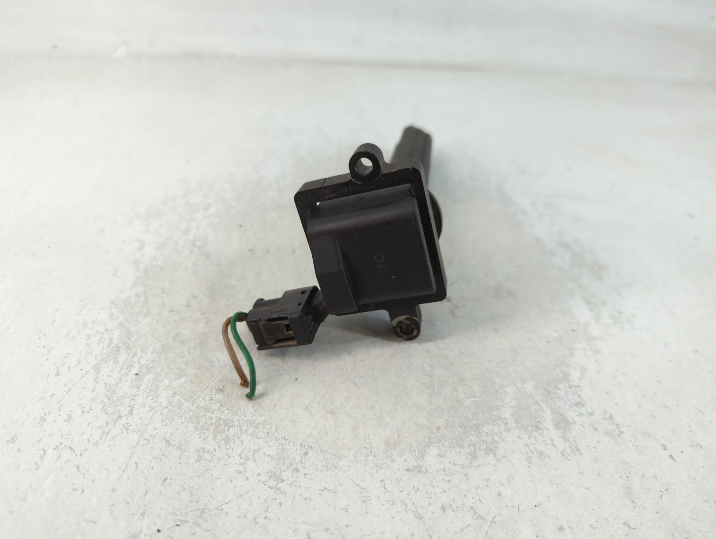 2001-2005 Chrysler Sebring Ignition Coil Igniter Pack - Oemusedautoparts1.com