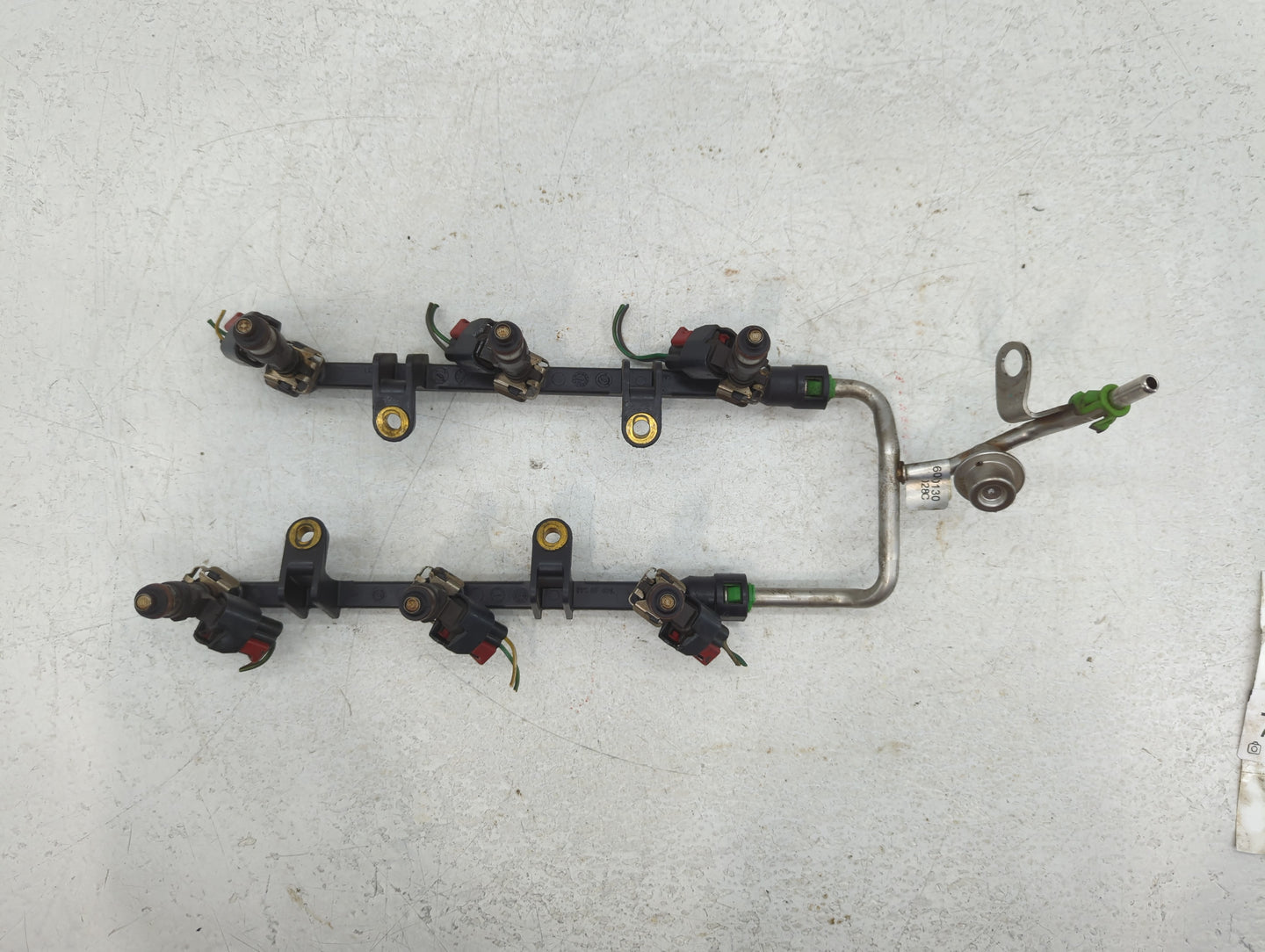 2005 Chrysler Sebring Engine Ignition Distributor OEM P/N:1028C 6002S0130 Fits OEM Used Auto Parts - Oemusedautoparts1.com