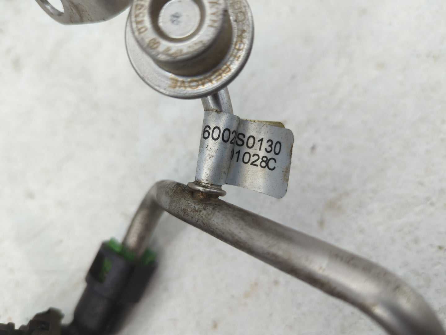 2005 Chrysler Sebring Engine Ignition Distributor OEM P/N:1028C 6002S0130 Fits OEM Used Auto Parts - Oemusedautoparts1.com