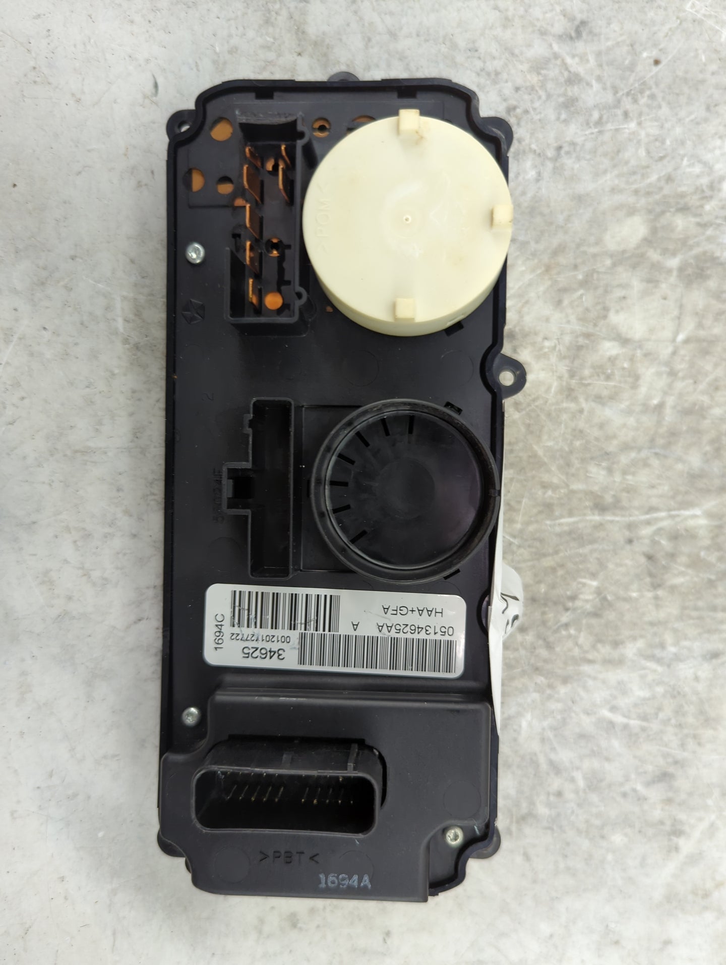 2005 Chrysler Town and Country Climate Control Module Temperature AC/Heater Replacement P/N:05134625AA 75132 Fits OEM Used A