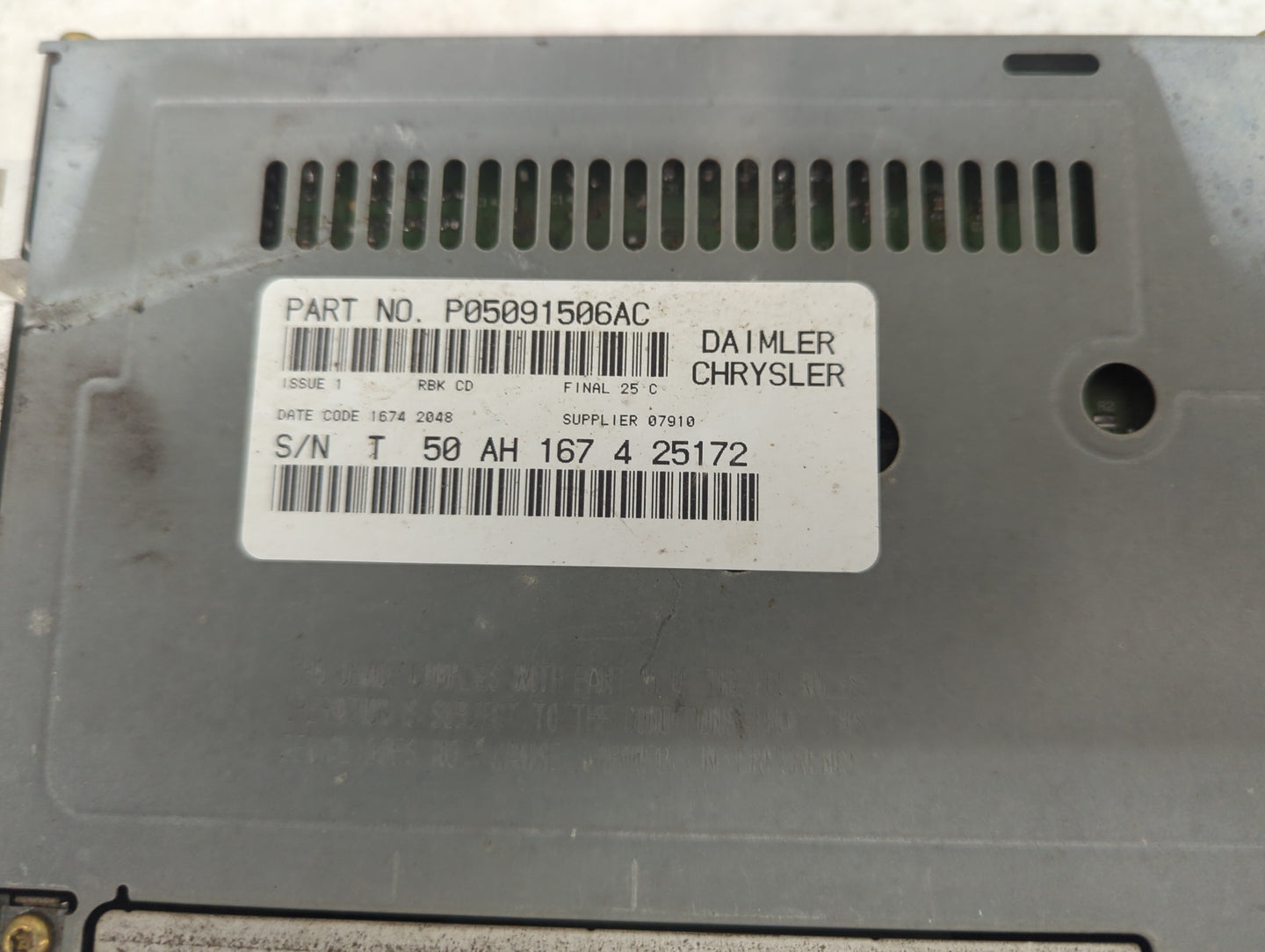 2005 Chrysler Town and Country Radio AM FM Cd Player Receiver Replacement P/N:P05091506AC Fits OEM Used Auto Parts - Oemused