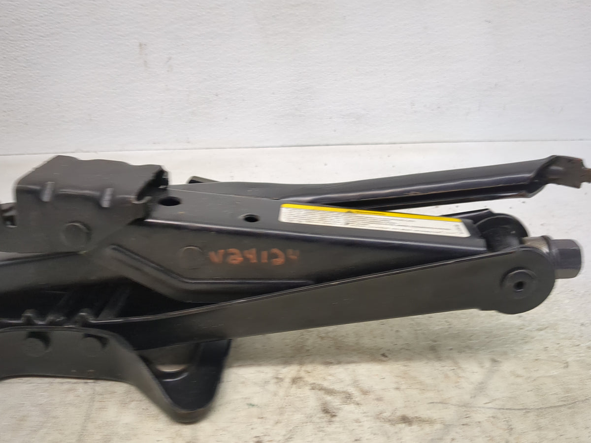 2005 Chrysler Town And Country Spare Scissor Car Jack - Oemusedautoparts1.com