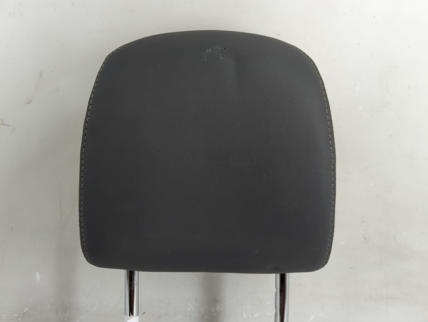 2005-2007 Chrysler Town & Country Headrest Head Rest Rear Seat Fits Fits 2005 2006 2007 OEM Used Auto Parts - Oemusedautopar