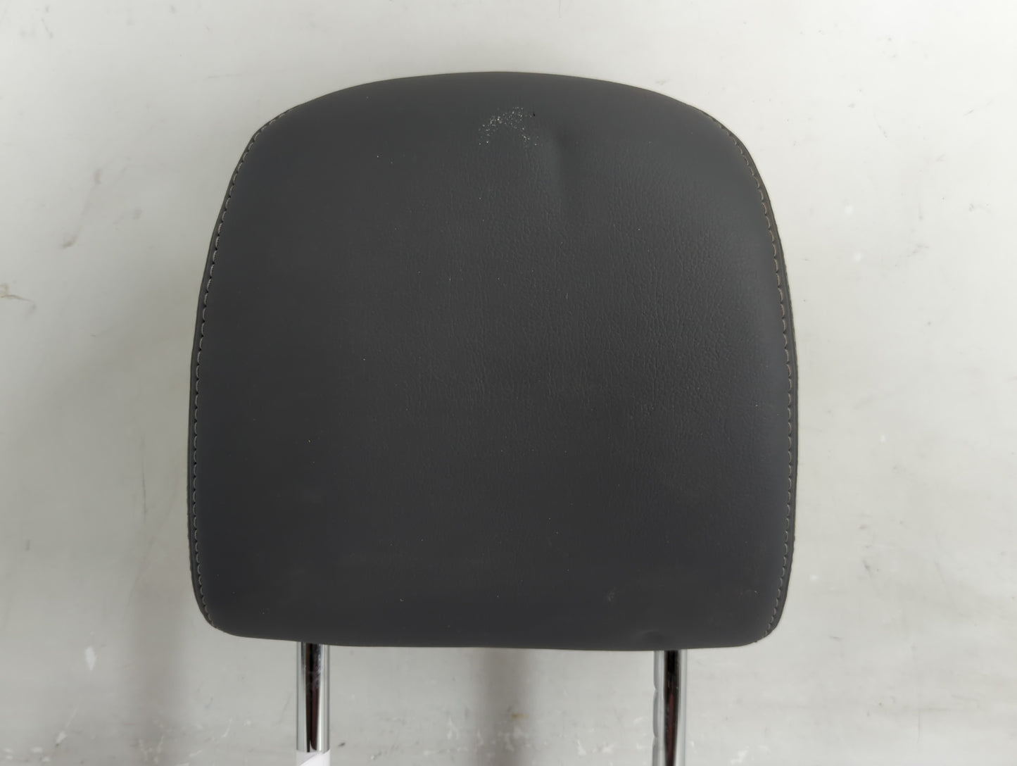 2005-2007 Chrysler Town & Country Headrest Head Rest Rear Seat Fits Fits 2005 2006 2007 OEM Used Auto Parts - Oemusedautopar