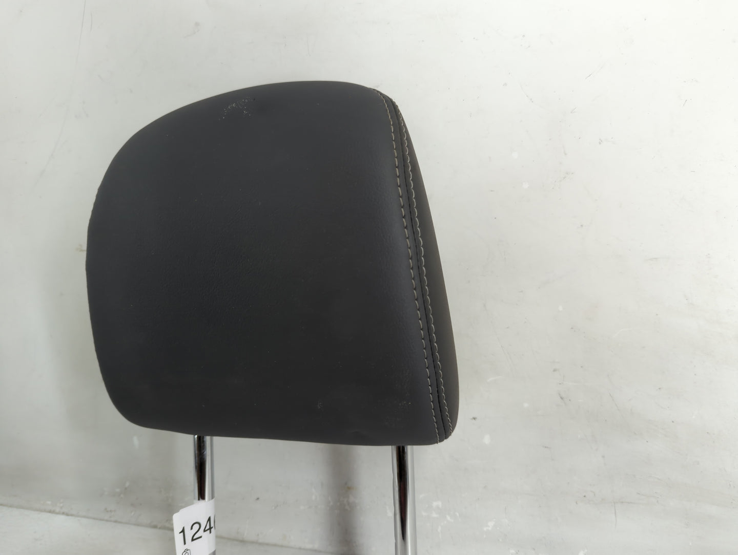 2005-2007 Chrysler Town & Country Headrest Head Rest Rear Seat Fits Fits 2005 2006 2007 OEM Used Auto Parts - Oemusedautopar