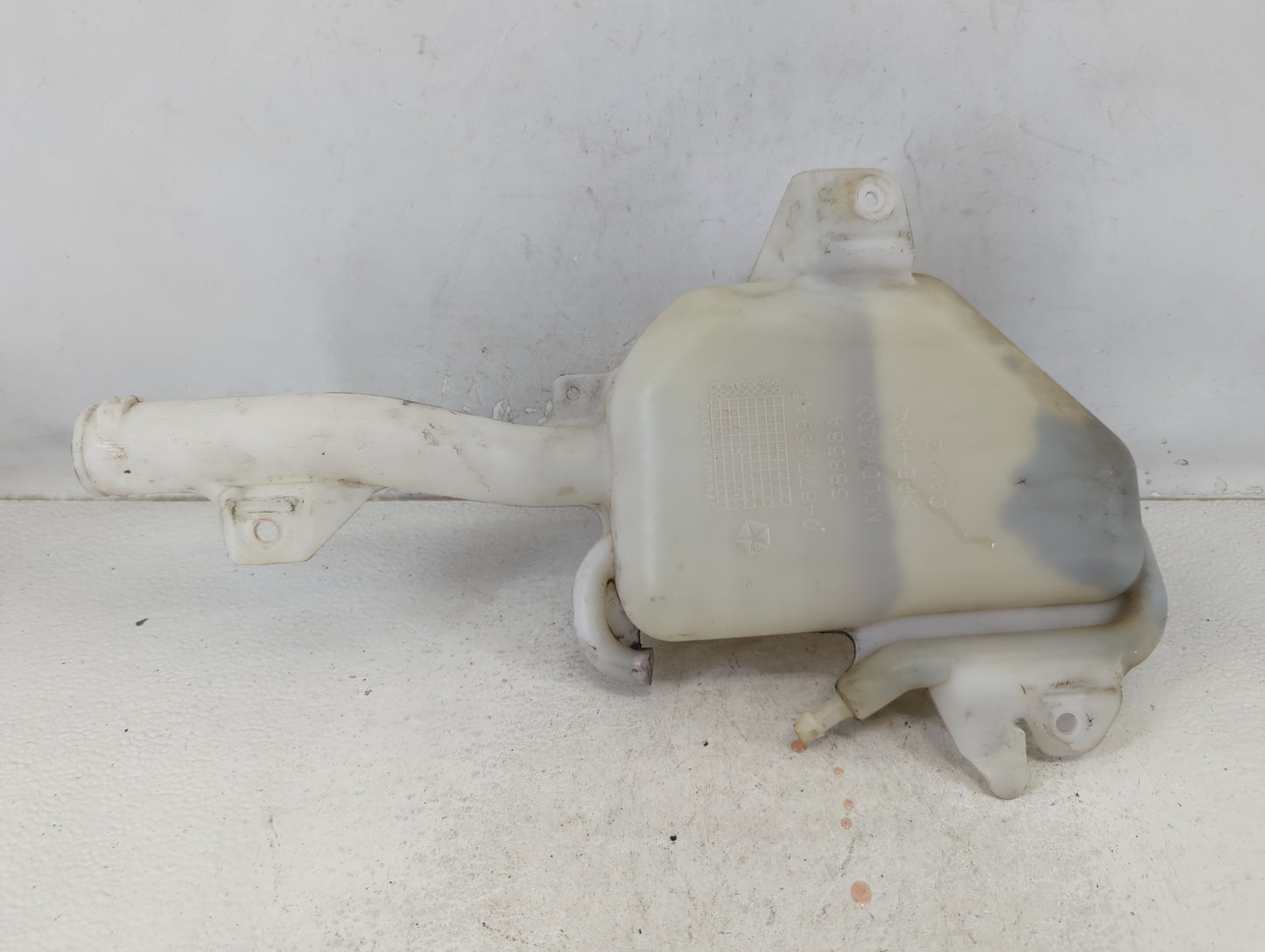 2004 Chrysler Town & Country Windshield Washer Fluid Reservoir Bottle Oem - Oemusedautoparts1.com