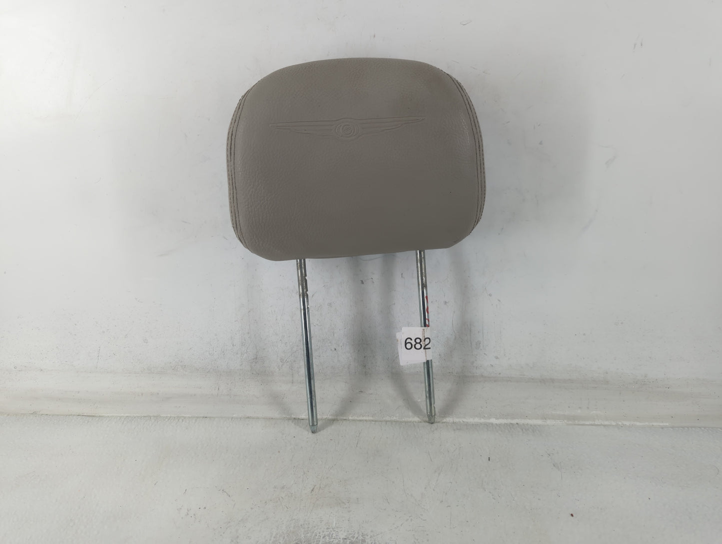 2005-2007 Chrysler Town & Country Headrest Head Rest Rear Seat Light Grey - Oemusedautoparts1.com