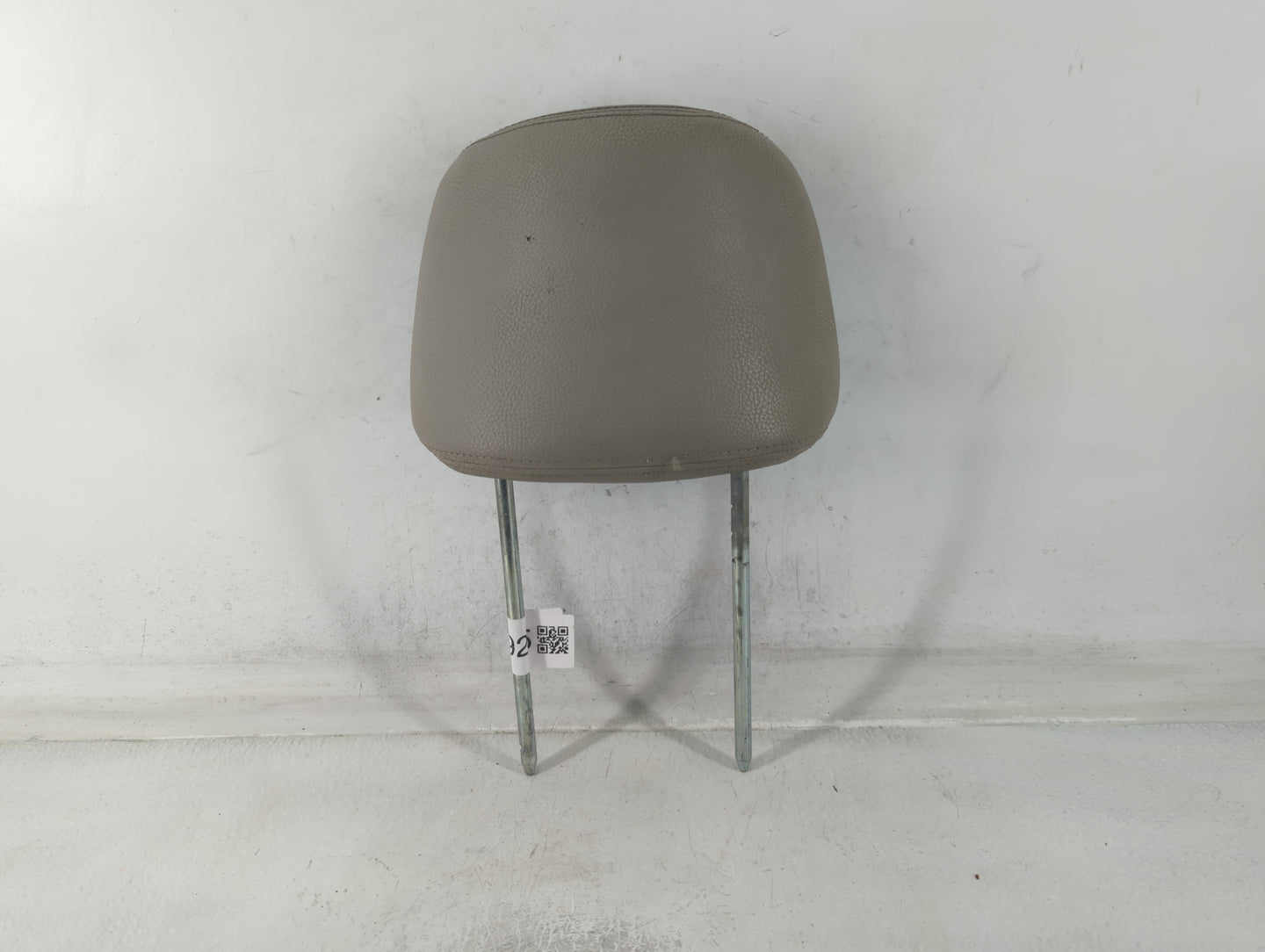 2005-2007 Chrysler Town & Country Headrest Head Rest Rear Seat Light Grey - Oemusedautoparts1.com