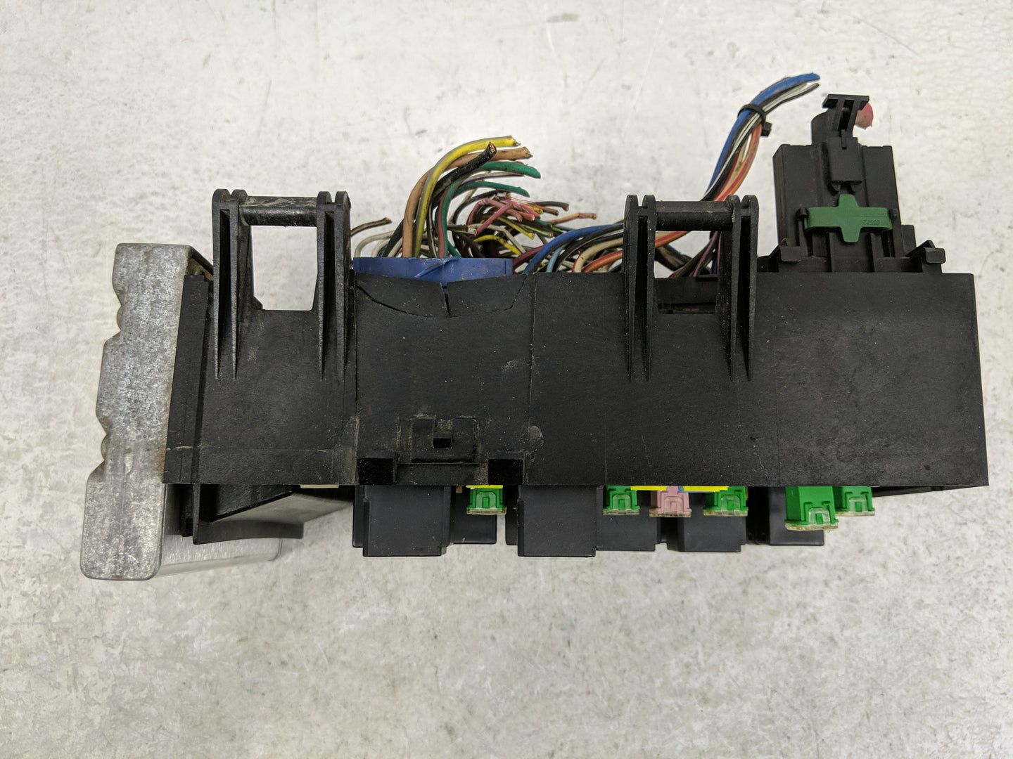 2003-2005 Dodge Caravan Fusebox Fuse Box Panel Relay Module P/N:05144579AB Fits Fits 2003 2004 2005 OEM Used Auto Parts - Oe