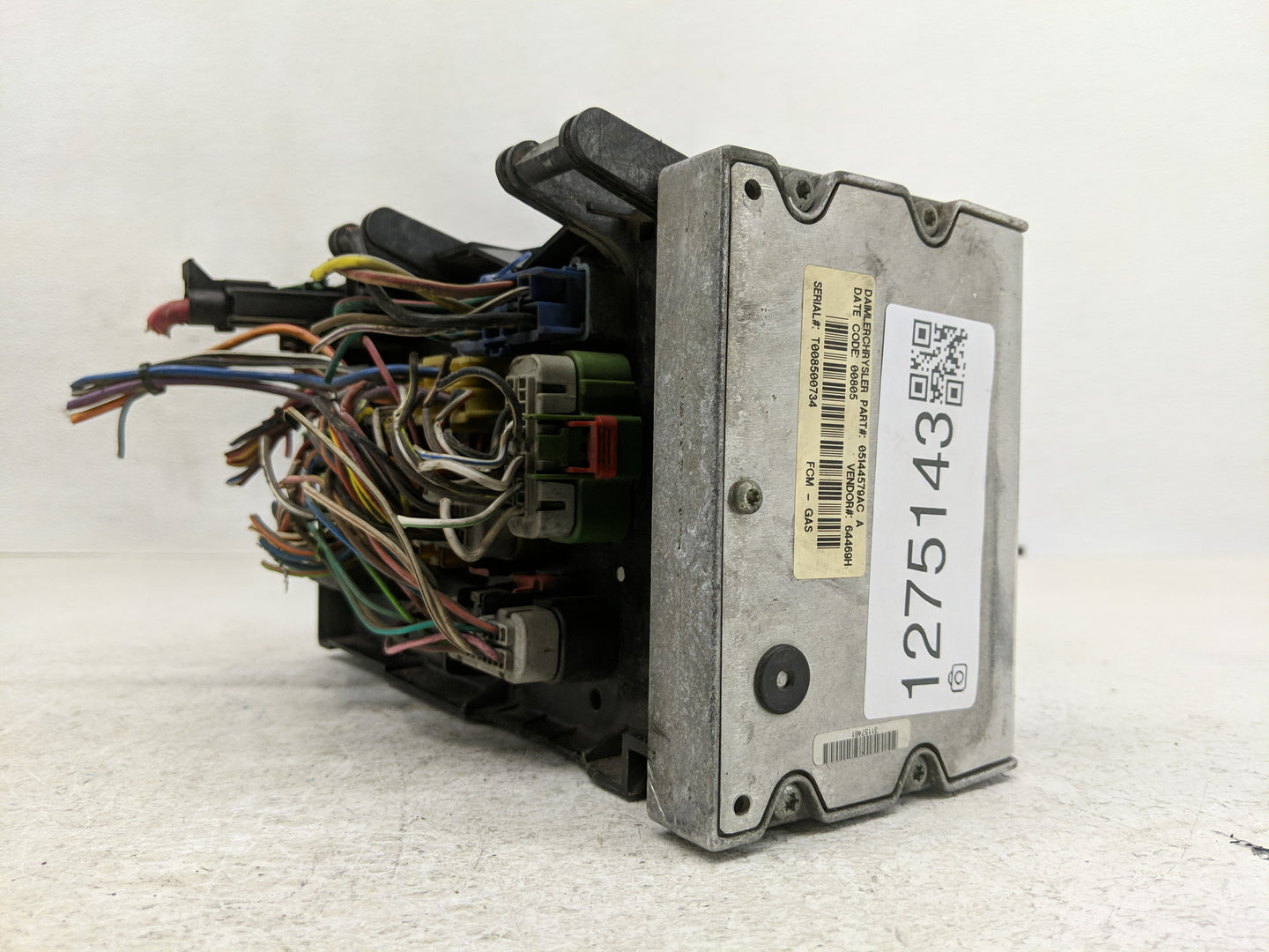 2003-2005 Dodge Caravan Fusebox Fuse Box Panel Relay Module P/N:05144579AB Fits Fits 2003 2004 2005 OEM Used Auto Parts - Oe