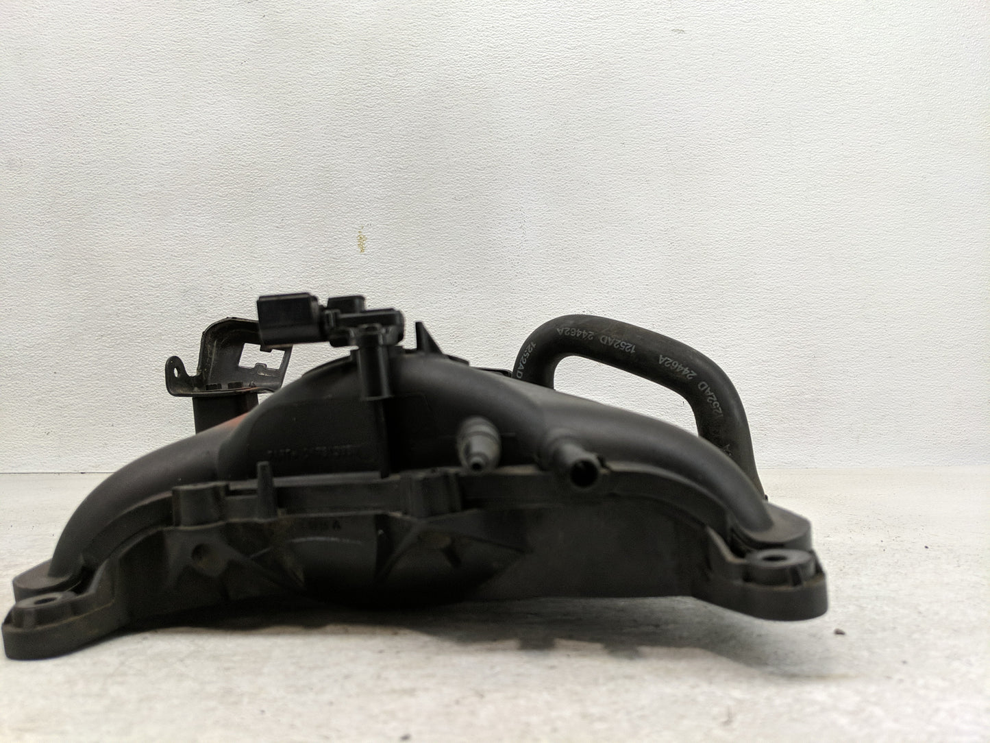 2001-2007 Dodge Caravan Air Intake Manifold Fits Fits 2001 2002 2003 2004 2005 2006 2007 OEM Used Auto Parts - Oemusedautopa