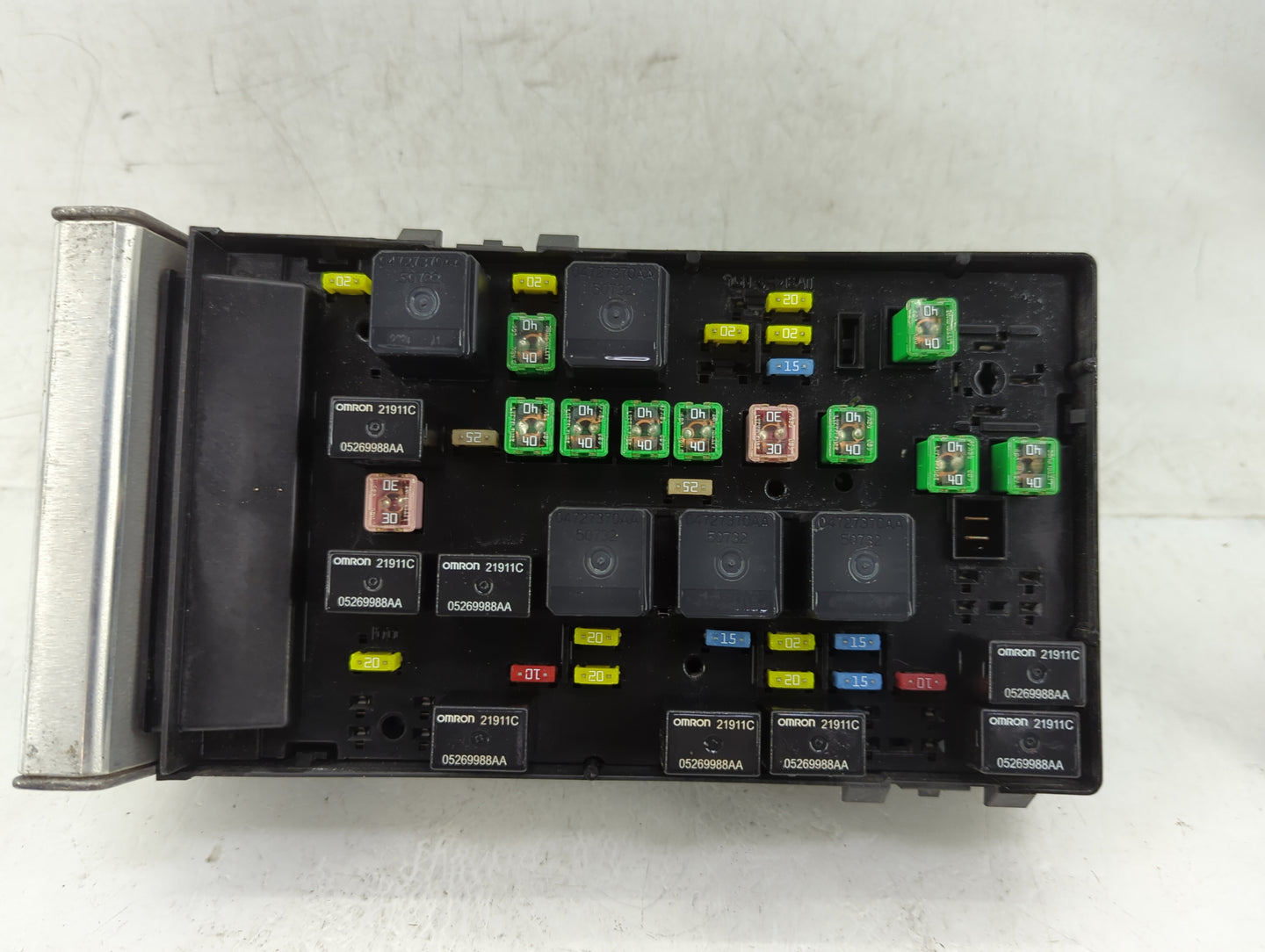 2003-2005 Dodge Caravan Fusebox Fuse Box Panel Relay Module P/N:05144579AC 05144579AB Fits Fits 2003 2004 2005 OEM Used Auto