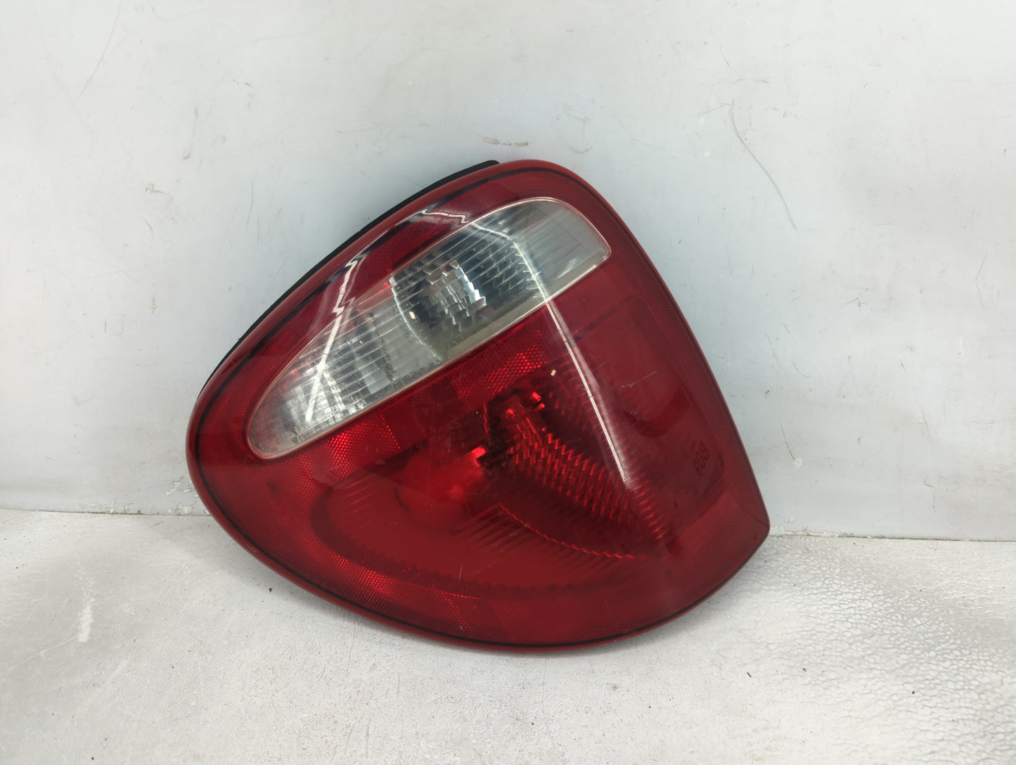 2004-2007 Dodge Caravan Tail Light Assembly Passenger Right OEM Fits Fits 2004 2005 2006 2007 OEM Used Auto Parts - Oemuseda