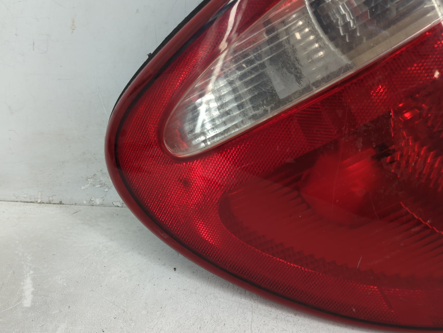 2004-2007 Dodge Caravan Tail Light Assembly Passenger Right OEM Fits Fits 2004 2005 2006 2007 OEM Used Auto Parts - Oemuseda