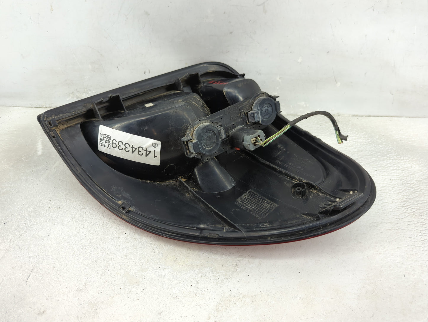 2004-2007 Dodge Caravan Tail Light Assembly Passenger Right OEM Fits Fits 2004 2005 2006 2007 OEM Used Auto Parts - Oemuseda