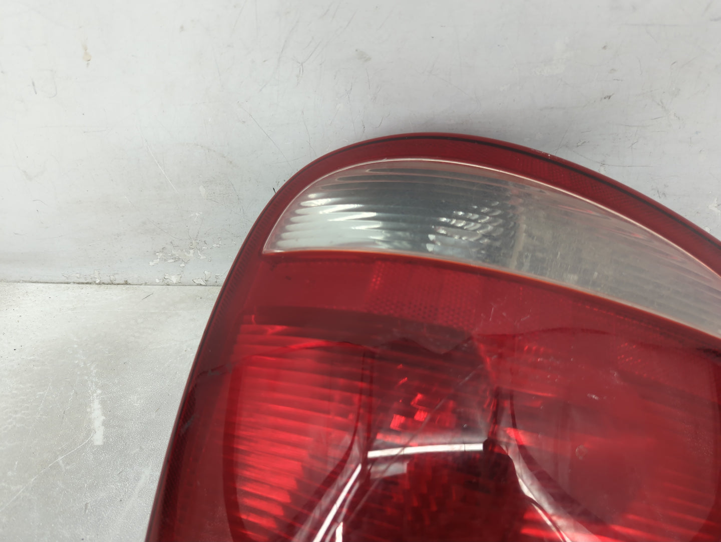 2004-2007 Dodge Caravan Tail Light Assembly Passenger Right OEM Fits Fits 2004 2005 2006 2007 OEM Used Auto Parts - Oemuseda