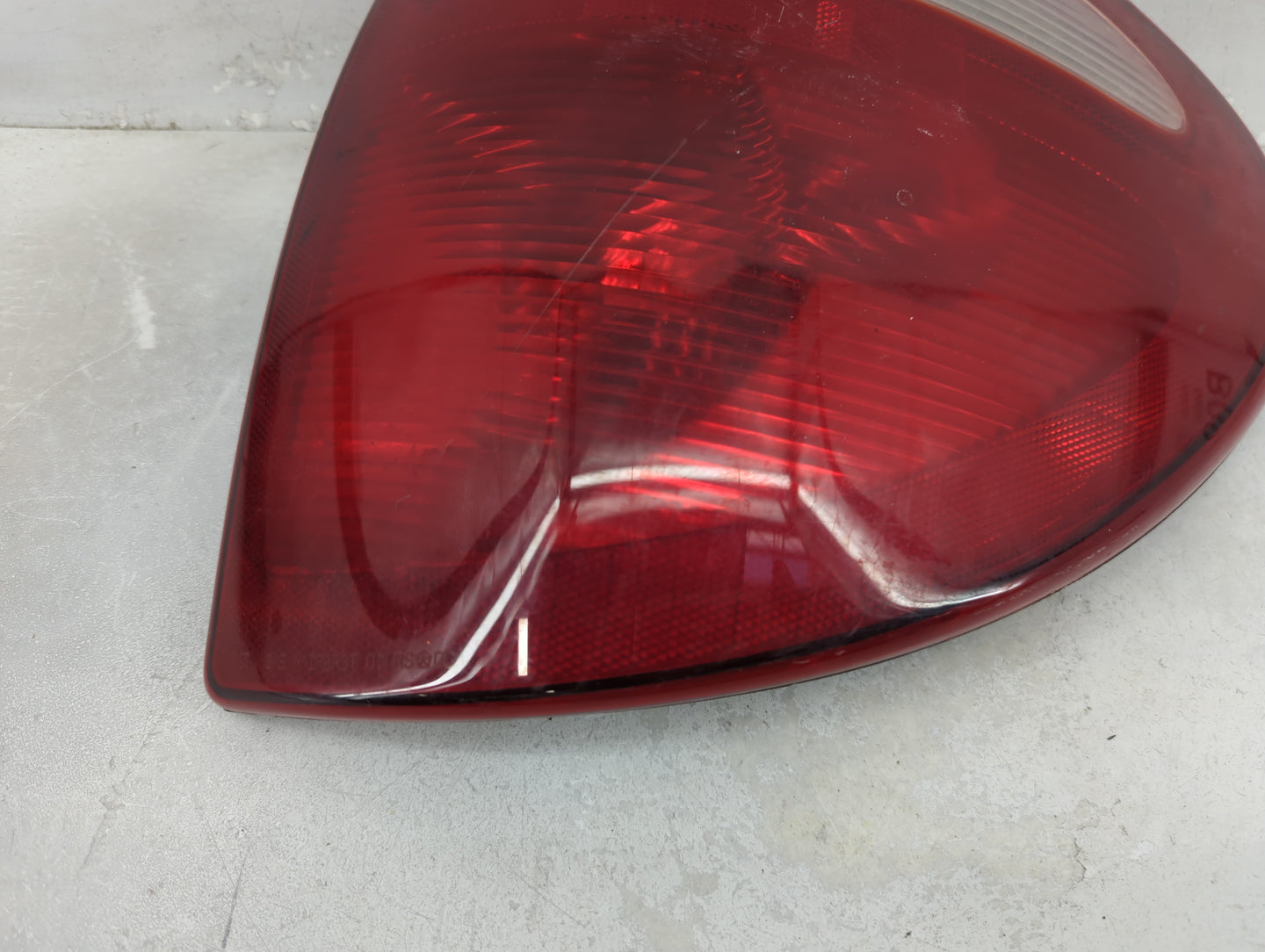 2004-2007 Dodge Caravan Tail Light Assembly Passenger Right OEM Fits Fits 2004 2005 2006 2007 OEM Used Auto Parts - Oemuseda